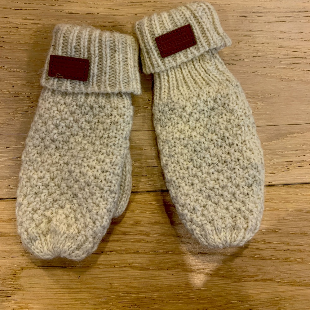 12 months gloves